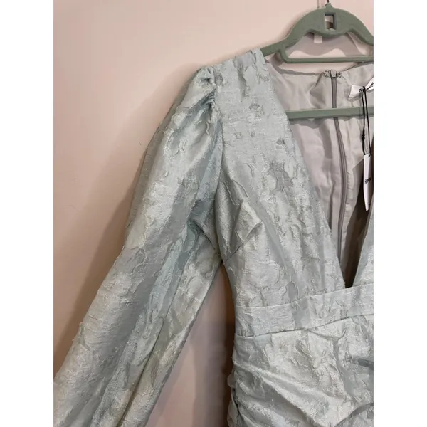Showpo NWT Baxia Textured Balloon Sleeve Mini Dress sz 8 Silver Blue - Image 4