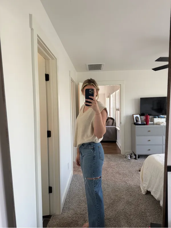 Abercrombie Loose High Rise Jeans - Image 2