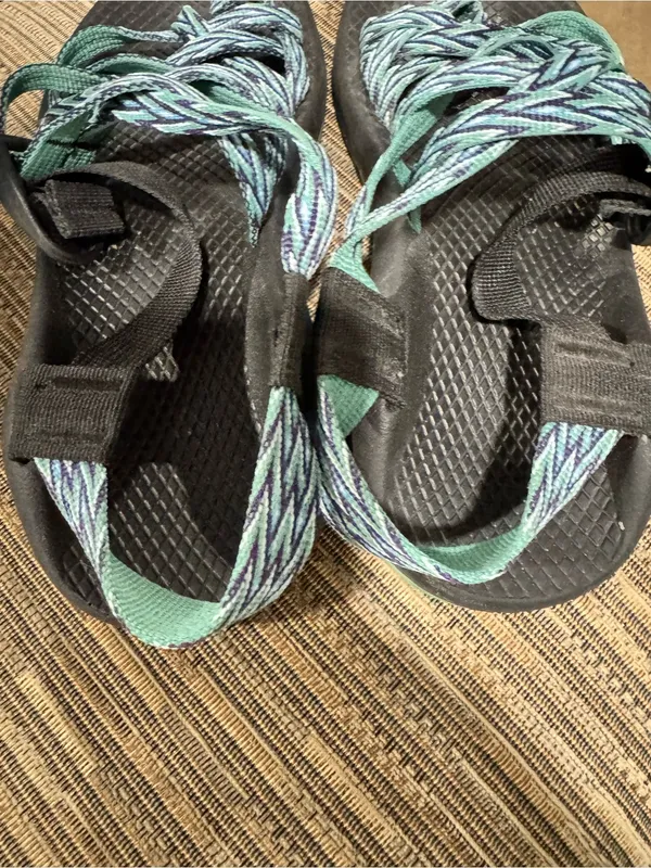Chacos Womens 6 Classic Strappy Sandals in Black and Teal - Image 2