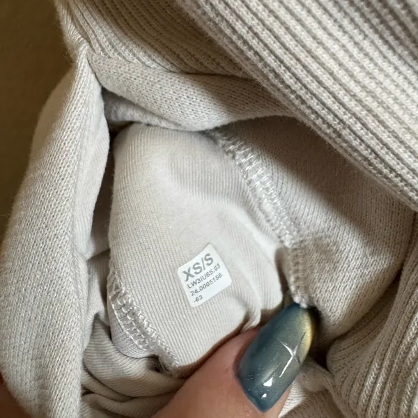 Lululemon Scuba Oversized Side-Slit Hoodie Size XS/S‎ in BONE Cream - Image 8
