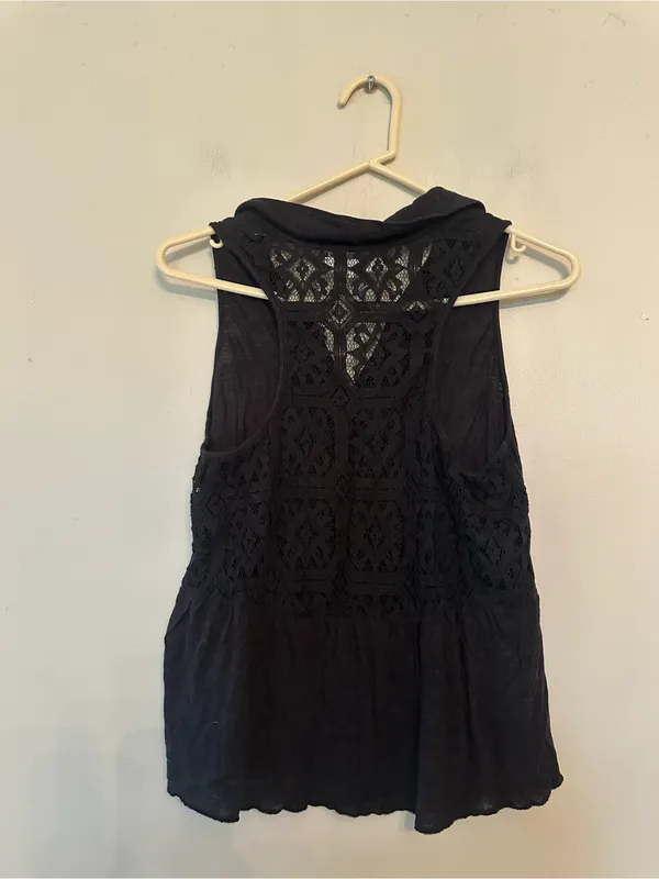 Womens Aeropostale collared lace button up black tank Medium - Image 2