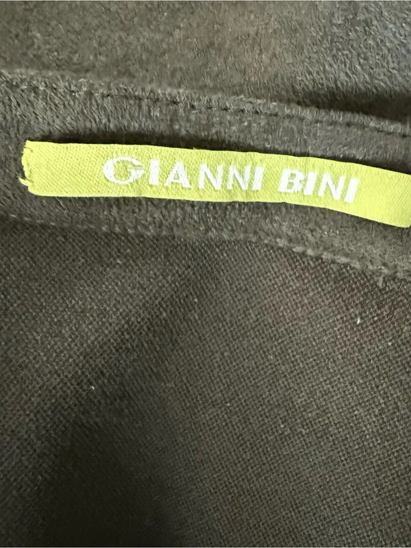 Gianni Bini Olive Green Faux Suede Back Zip Short Shorts Size L - Image 4