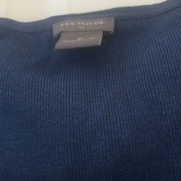 FINAL MARKDOWN Ladies Ann Taylor tank medium - Image 3
