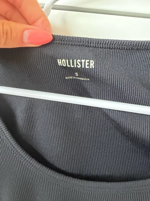 Hollister black scoop neck top - Image 4