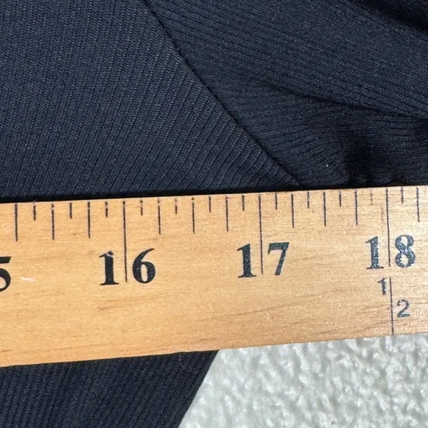 Sunday Best Revolve Black Cropped Shirt Womens M Classic Staple Minimalist Top - Image 4