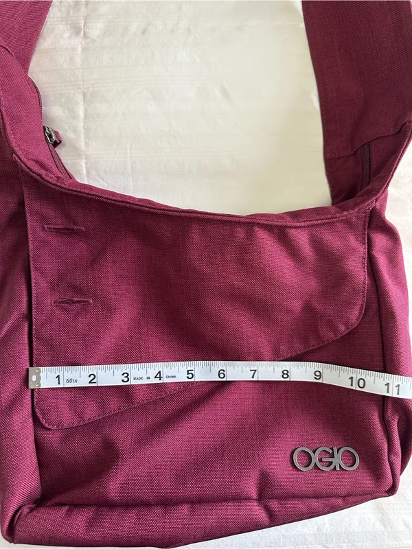 Ogio Everyday Tablet Crossbody Messenger Bag in Burgundy Red - Image 10