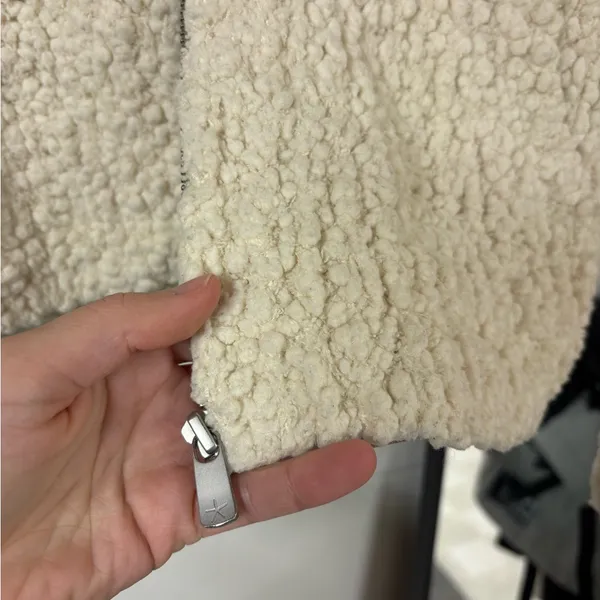 Barefoot Dreams Cozy Cream Sherpa Jacket - Image 3
