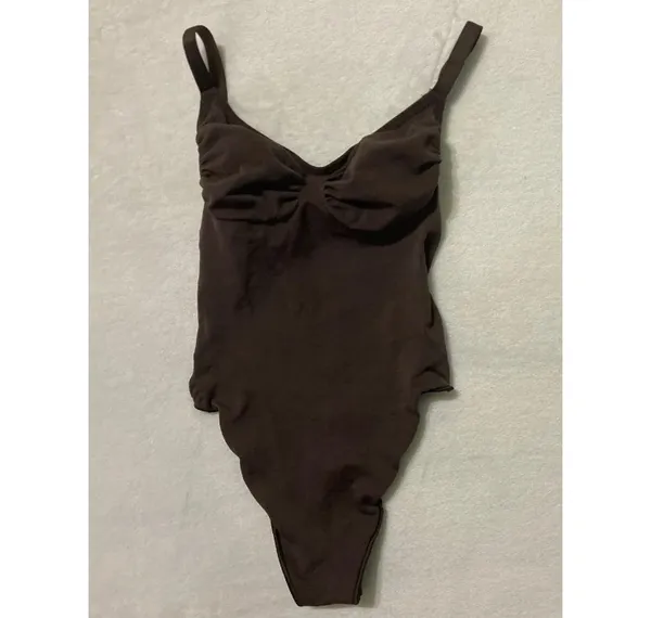 SKIMS Sculpting Thong Bodysuit XS - Image 3