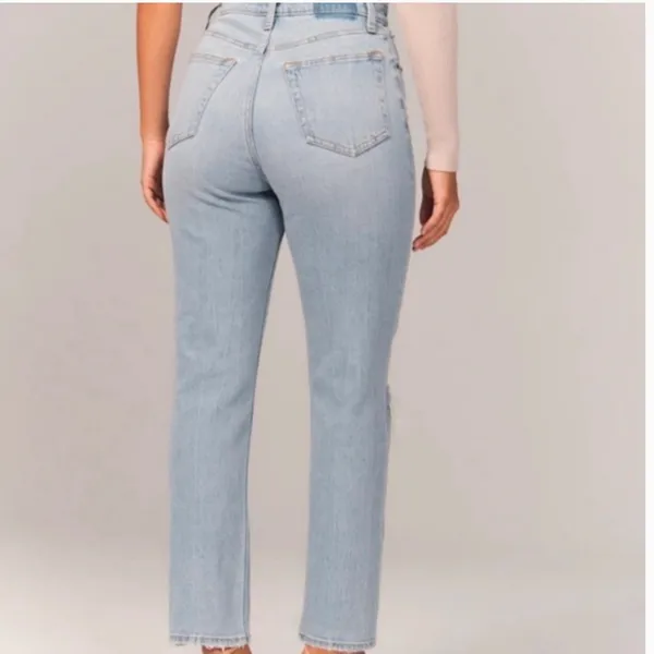 Abercrombie & Fitch Curve Love Ultra High Rise Ankle Straight Jeans - Image 4