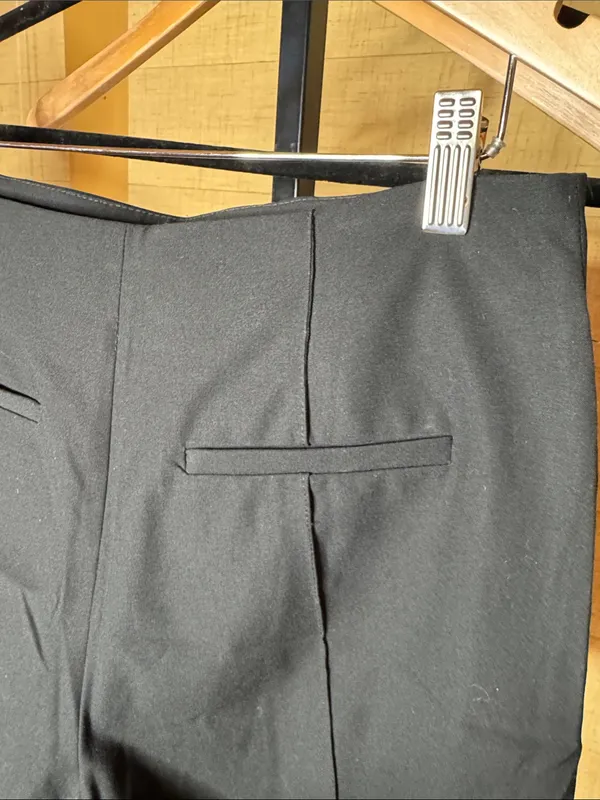 Zara Basic Black High Rise Tailored Dress Shorts Size Medium EUC - Image 8