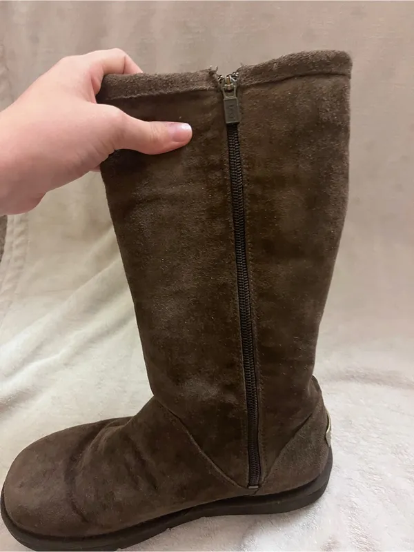 Brown Suede UGG Australia Knightsbridge size 7 - Image 6