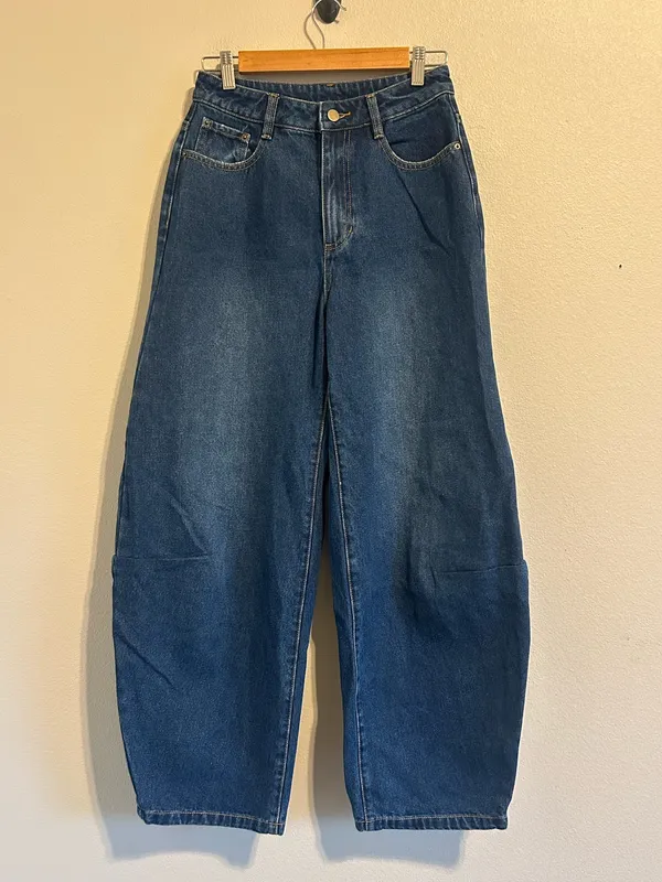 Commence NWT Trendy Mid-Waisted Denim Curved-Leg Pants Small - Image 6