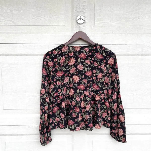 NWT American Eagle Womens Shirt Blouse Black Pink Mauve Floral Front Medium - Image 3