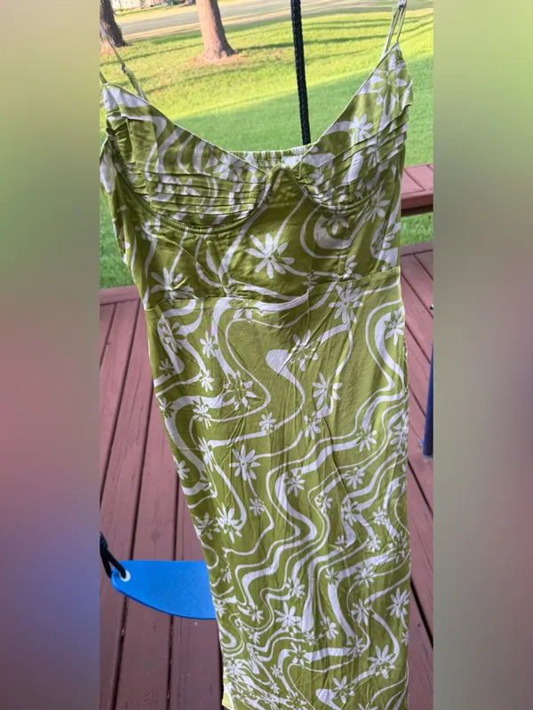 ASTR THE LABEL Mabel Celery Floral Midi Slip Dress Size M - Image 3