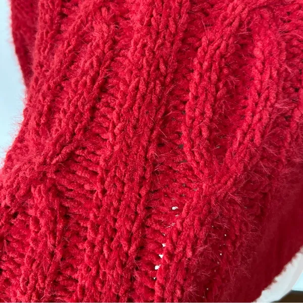 Solid Red Cable Knit V-Neck Cropped Sweater - Image 7