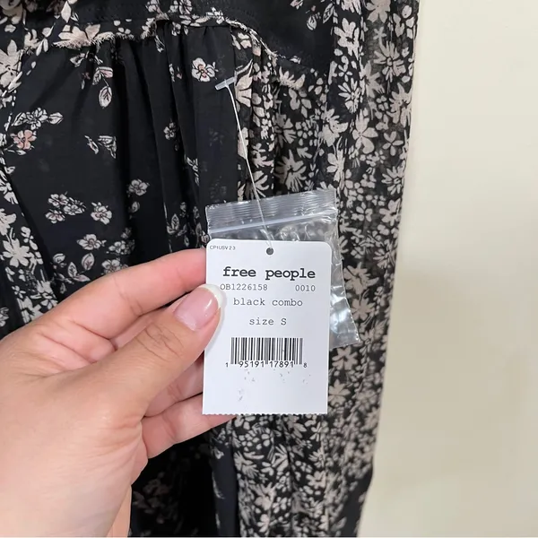 NWT Free People Serena Floral Bell Sleeve Printed Blouse size small black boho - Image 5
