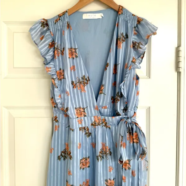 ASTR The Label Lila Light Blue Floral Print Maxi Dress M - Image 4