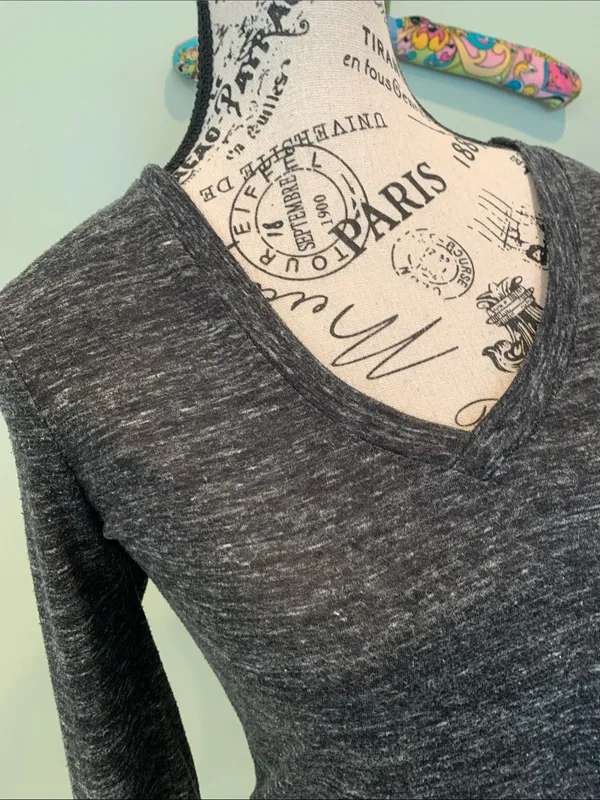 Women's Small Heathered Charcoal Gray Basic V-Neck Long Sleeve T-Shirt Top - Image 2