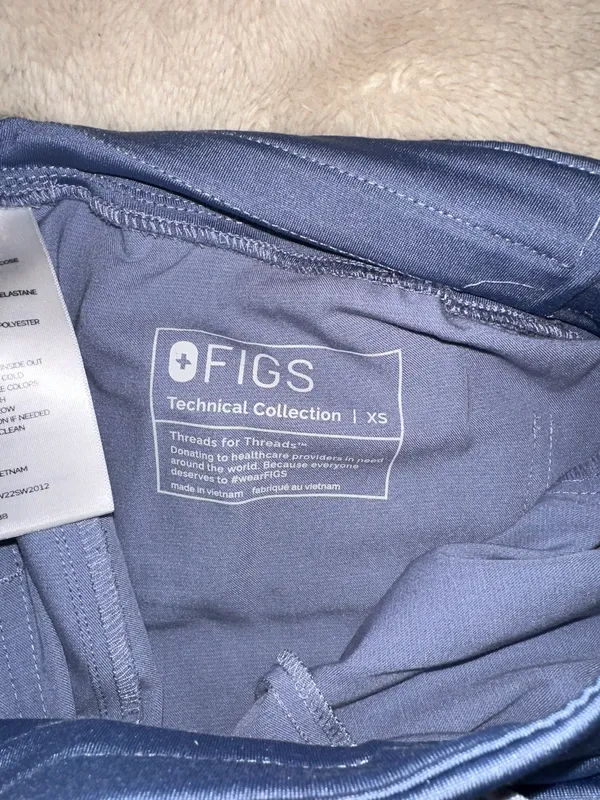FIGS Scrubs Set - Image 6
