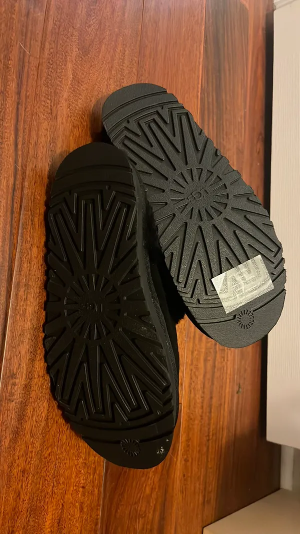 UGG Platform Slippers Black - Image 5