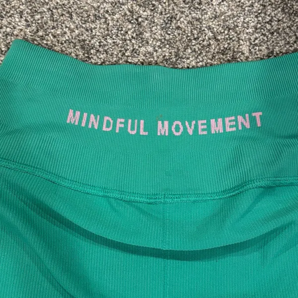 Mindful Movement Green Ribbed High-Waisted Seamless Biker Shorts - Image 3