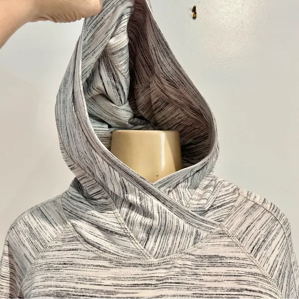Lululemon Think Fast Hoodie Sz 6 Space Dye White Black Silverspoon - Image 3