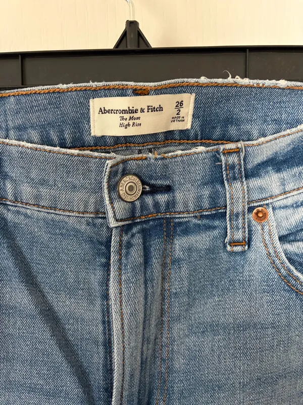 Abercrombie jeans - Image 2
