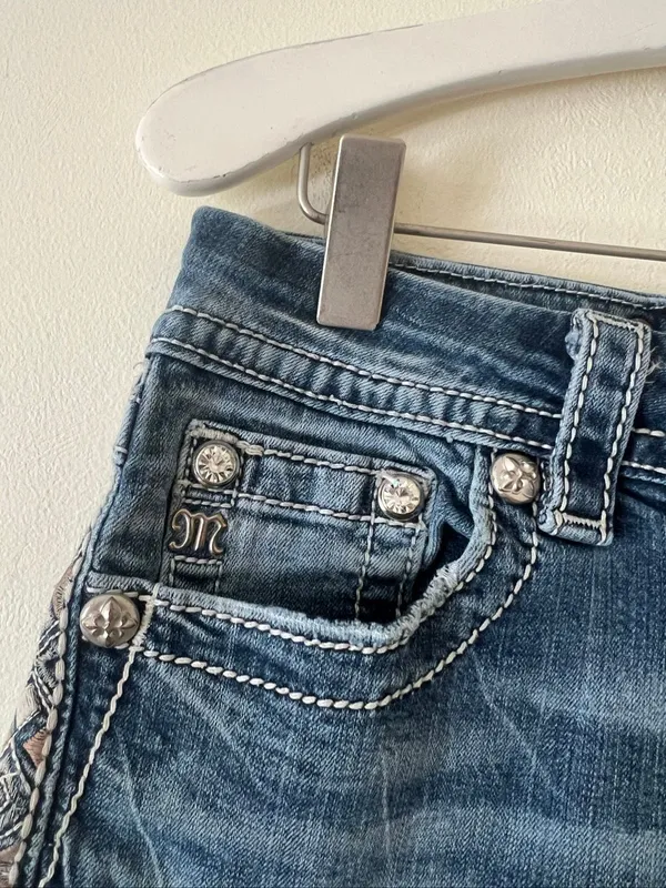 Miss Me Easy Shorts Size 28 Woman’s Jean Shorts - Image 5