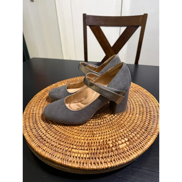 Dexflex Comfort Womens Grey Faux Suede Mary Jane Block Heel Pumps Size 7 - Image 2