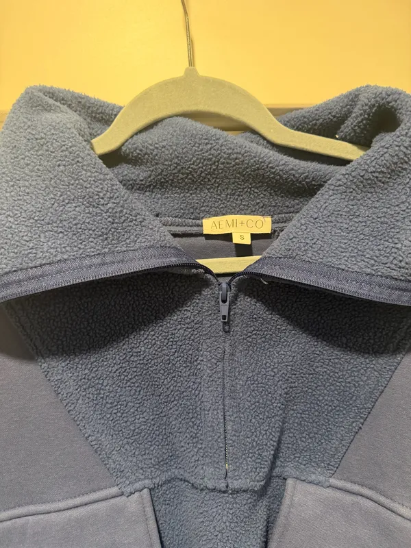 Aemi + Co Blue Cropped Collared Sweatshirt - Image 5