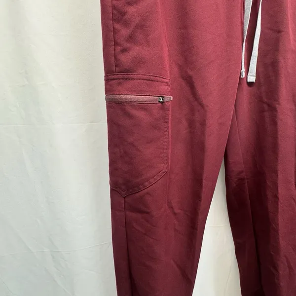 FIGS Scrub Pants Womens M Burgundy Technical Collection Cargo Nurse Jogger - Image 3