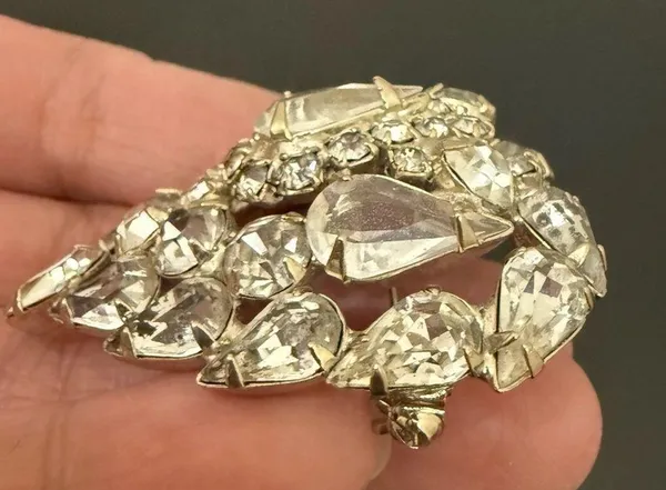 Vintage Unsigned Silver-tone Pave Clear Rhinestone Heart Brooch 13g. - Image 11