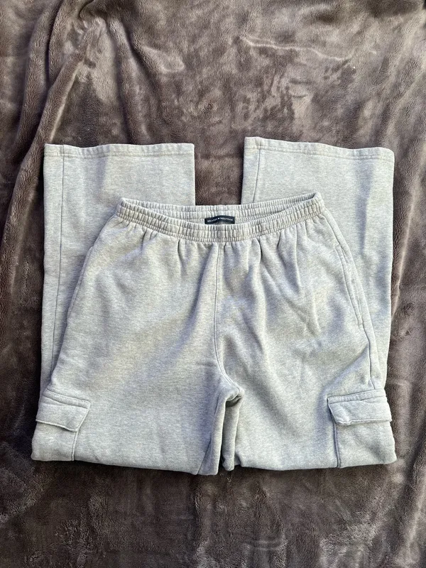 Brandy Melville Cargo Sweatpants - Image 3