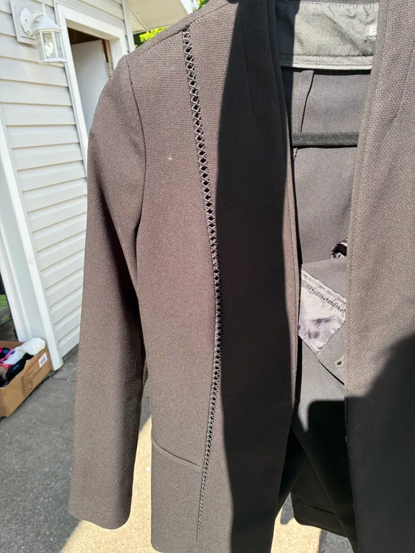 EXPRESS Women’s blazer and dress pants - Image 6