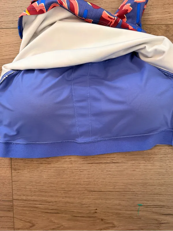 Athleta Conscious Crop Size Medium - Image 4