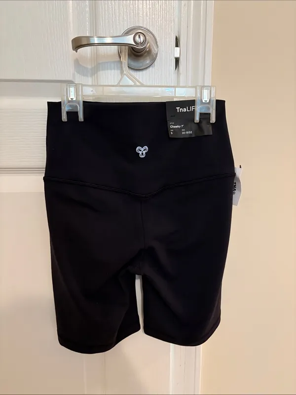 Aritzia TNA LIFE Cheeky Hi-Rise 7” Short Size Small - Image 7