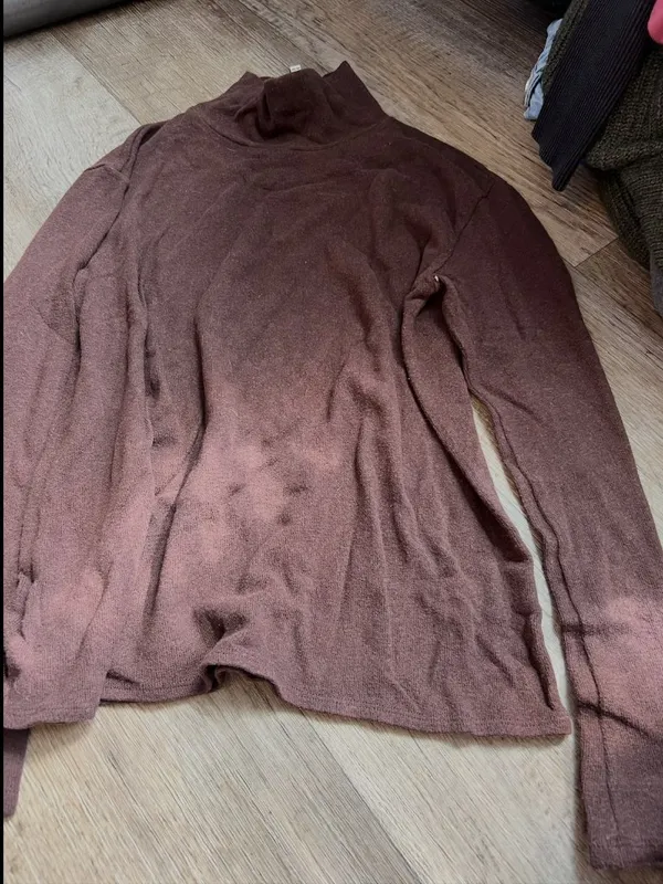 Reformation brown turtleneck sweater top small - Image 8