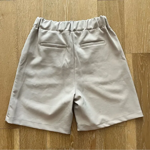 Tan Women's Shorts Size 2 - Image 9
