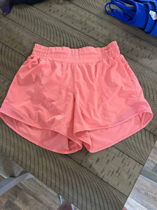 Lululemon Hotty Hot 4" - Image 2
