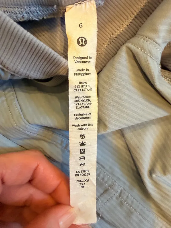 Lululemon dance studio crop size 6 - Image 3