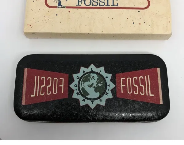 Vintage Retro 1990 Fossil Ladies Watch In Tin and Sleeve Hong Kong *Doesn't Work - Image 16