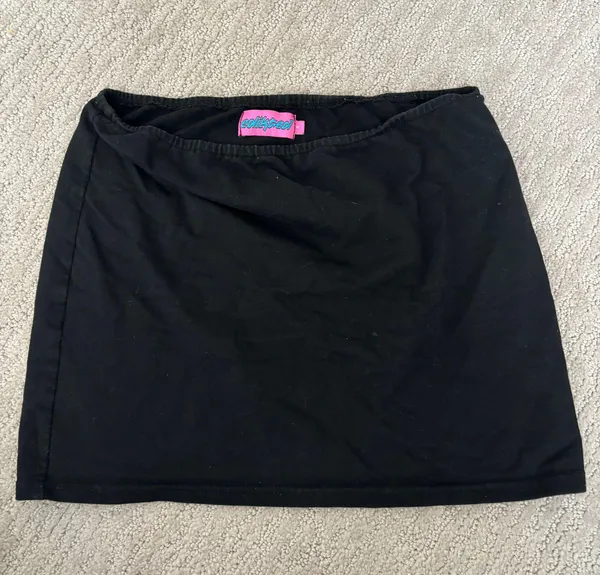 Edikted Black Mini Skirt - Image 2