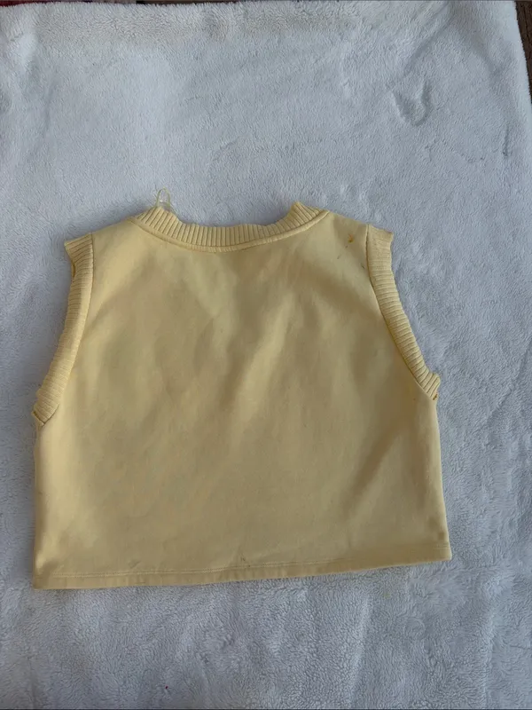 Zara Pale Yellow V-Neck Sleeveless Knit Crop Top/Vest. Size M - Image 9
