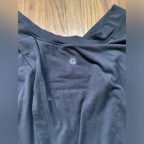 Athleta tee small - Image 6