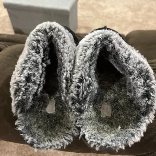 Slip on shoes/slippers sz 9 - Image 6