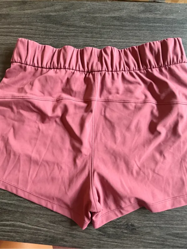 Women's Lululemon Vintage Rose On The Fly 2.5”Drawstring Active Shorts - Image 2