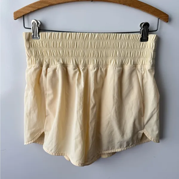 Old Navy Cream High‎ Waist Shorts with Elastic Waistband - Image 3