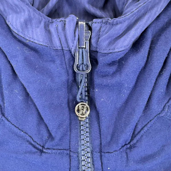 Lululemon Reversible Navy Blue Hooded‎ Zip Up Athletic Jacket Thumbholes Size 10 - Image 4