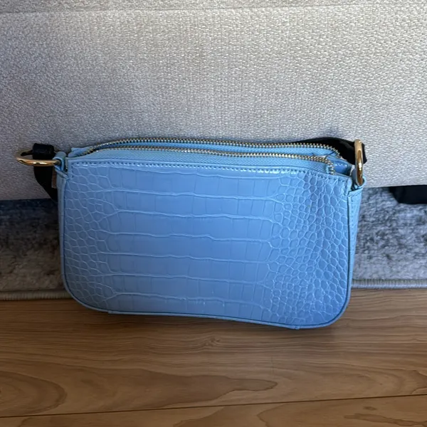 Light blue snake skin faux purse - Image 2