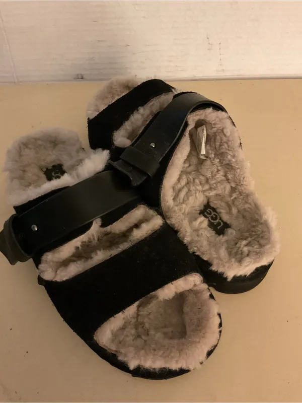 UGG women black suede leather sheepskin platform greenpoint sandals 6.5 - Image 8